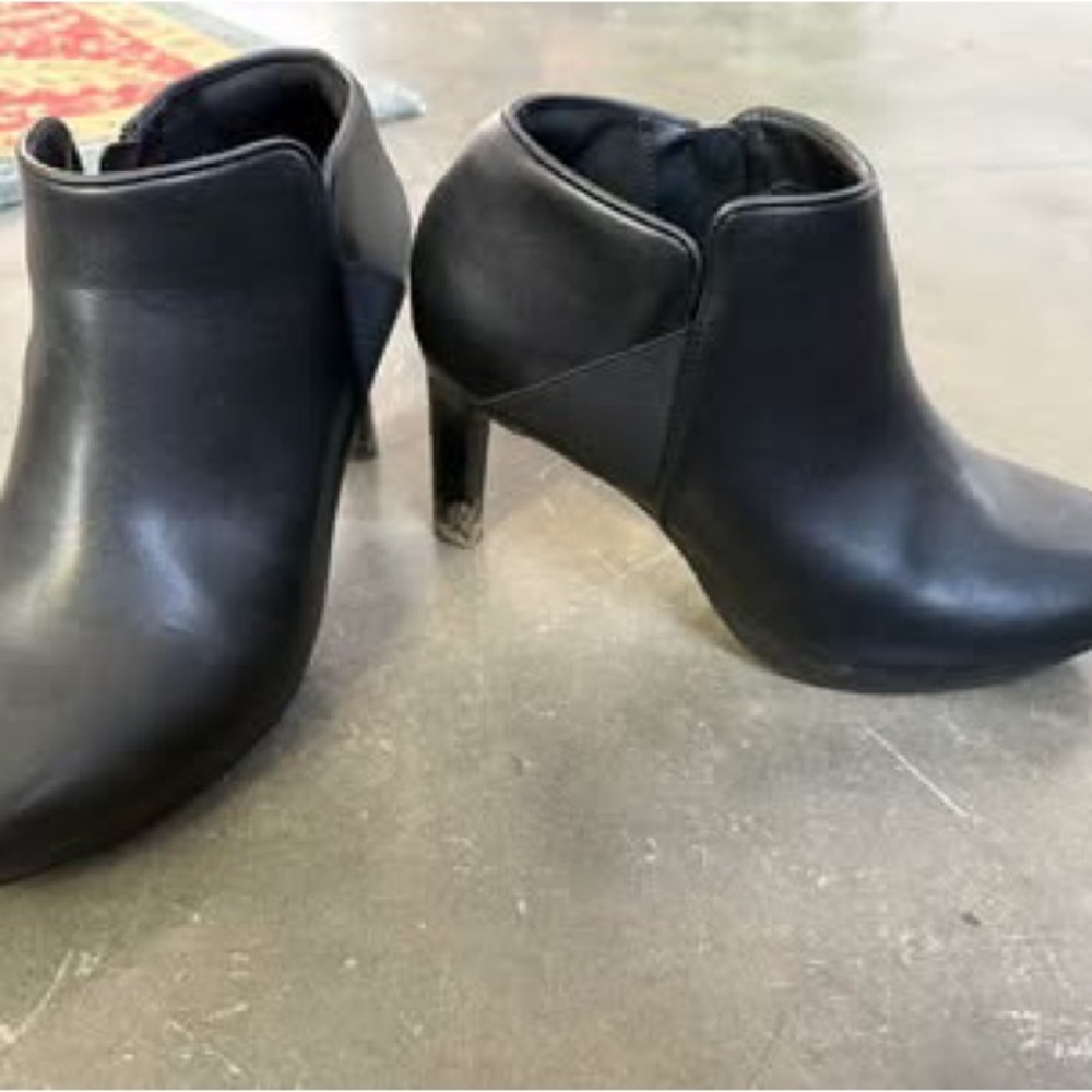 Clarks Elegant Black Ankle Boots
